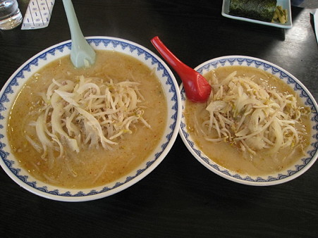 みそラーメン大盛り（850円）とみそラーメン