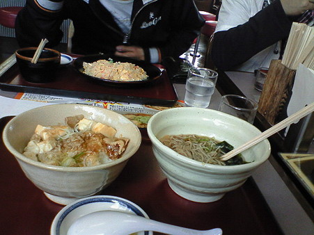 峠回りツーリング１２適当に朝飯（9時）