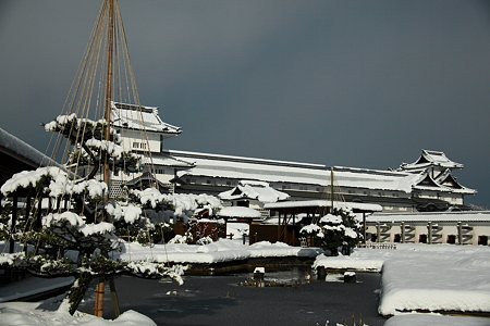 金沢城と雪(1)