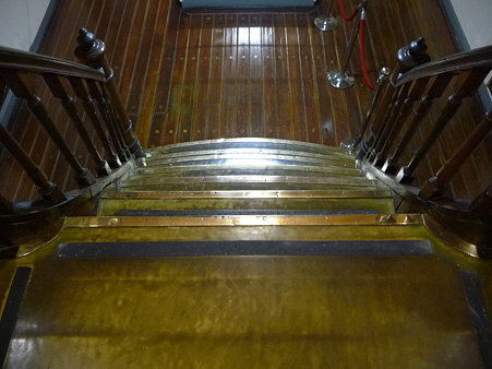 091112-日本丸船内 (54)