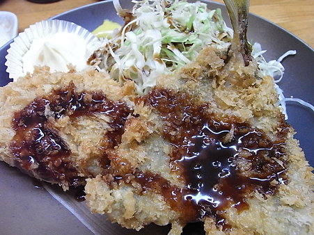 ４２．と、アジフライとなめろうメンチカツ！うんまい！！
