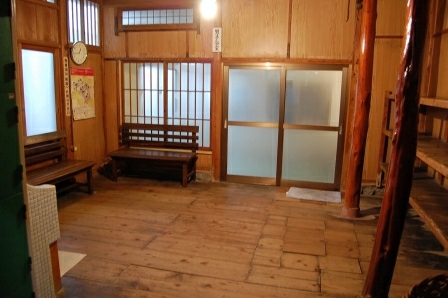 男性脱衣所
