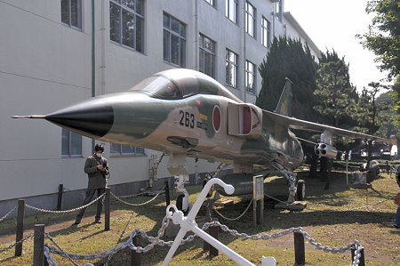 F-1(2)